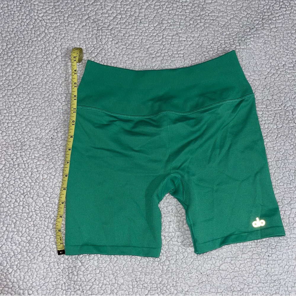 Alo Seamless Shorts - Picture 10 of 11